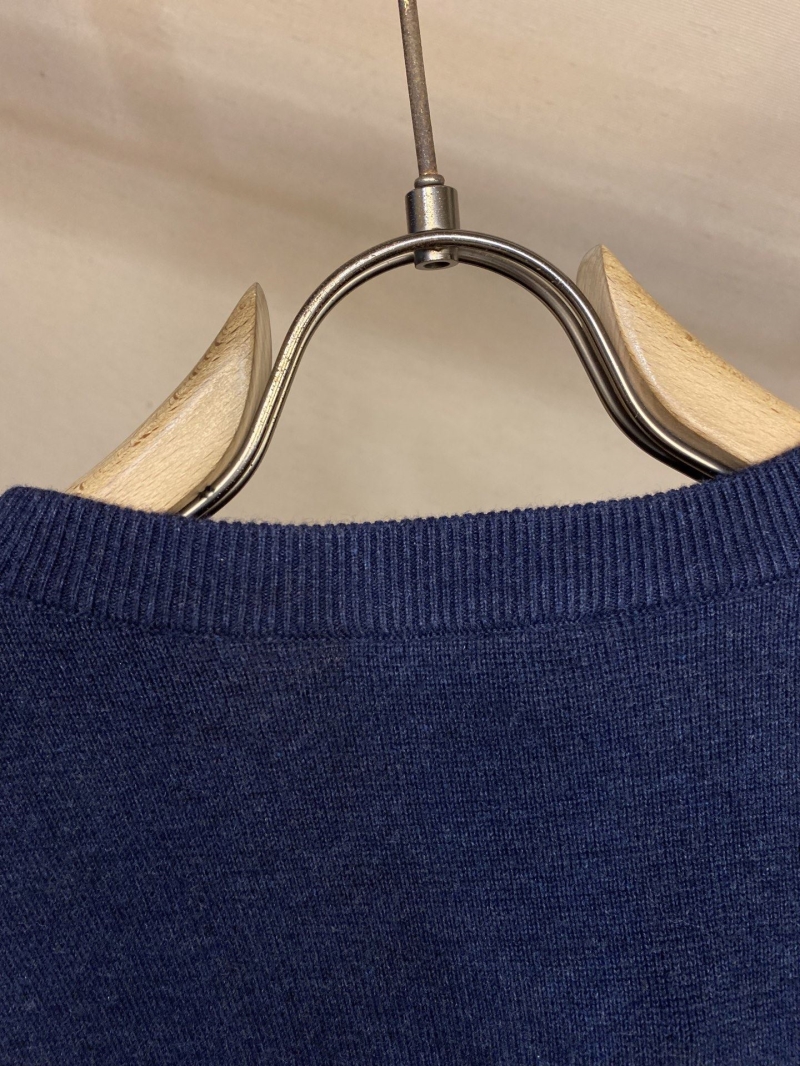 chr1st1an D10r sweaters